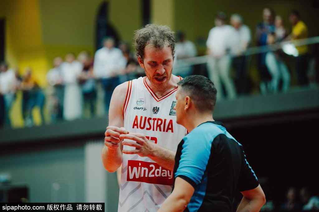 九游热门游戏推荐关于东契奇在切尔西比赛中表现优异,大比分获胜引发热议!观众掌声雷动的信息