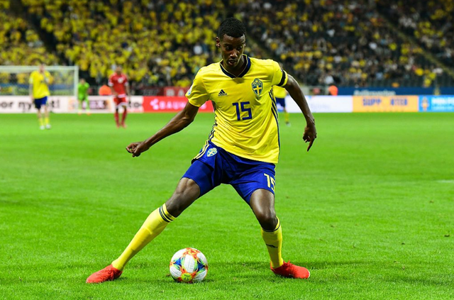 2025年最受欢迎游戏 转折点皇家社会调整名单,英超窗口期攻防权衡,更衣室稳定,控场能力受关注